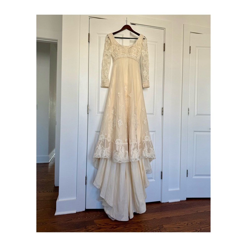 Christos Vintage Couture Wedding Dress Long Sleeve A-Line Silhouette - Picture 3 of 16